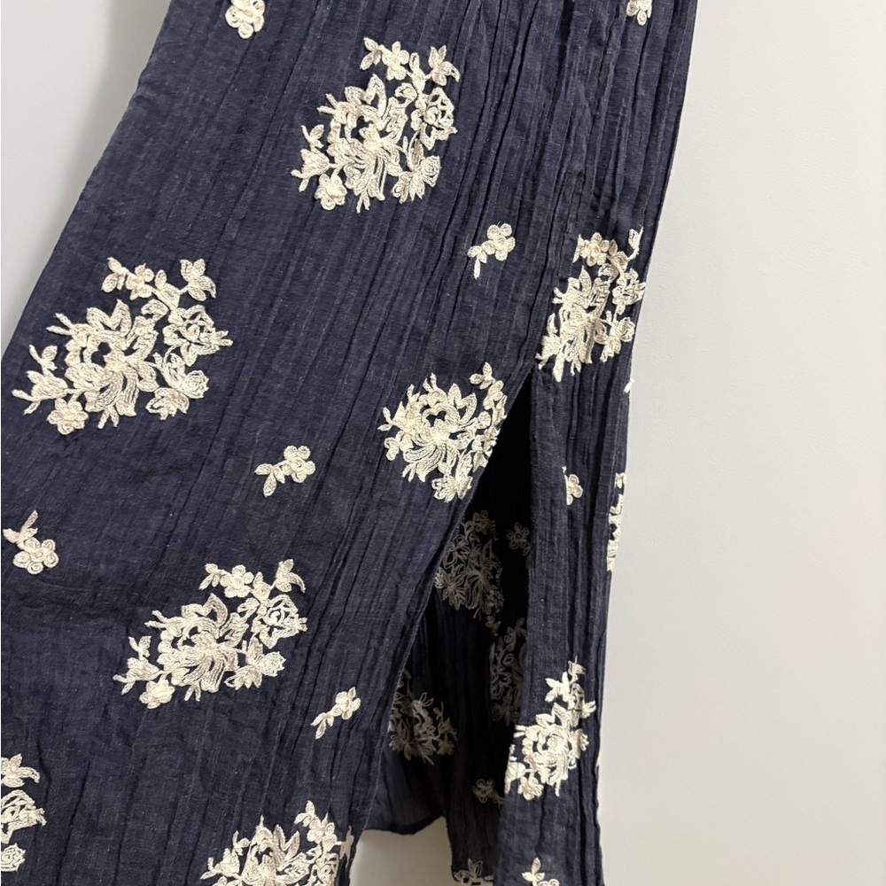 eci New York Maxi Dress Navy Blue Floral Embroidered V-Neck Sleeveless Smocked - Picture 5 of 10